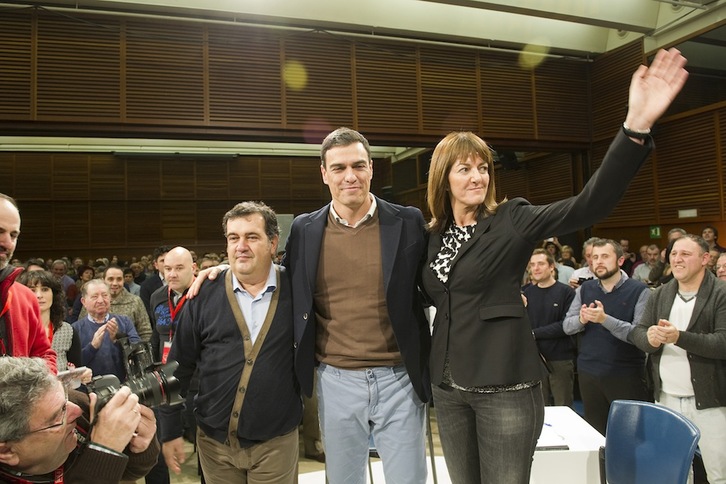 Idoia Mendia junto a Pedro Sánchez, durante el acto celebrado el 10 de enero en Donostia. (Juan Carlos RUIZ / ARGAZKI PRESS)