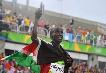 Eliud Kipchoge, campeón olímpico de la maratón. (Olivier MOIRIN/AFP)