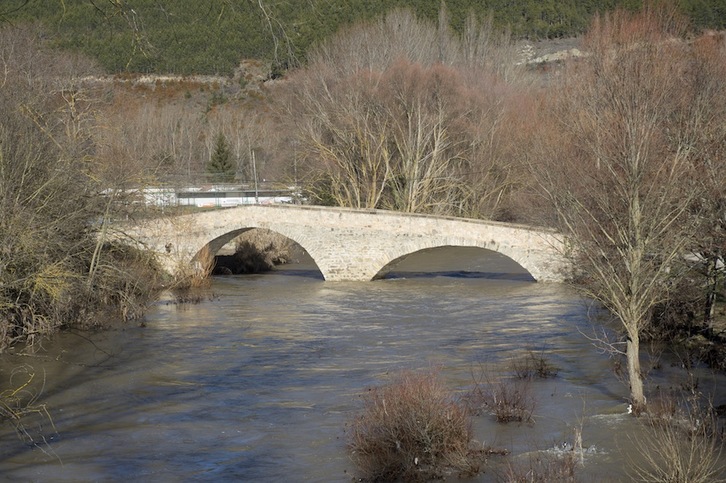 Puente sobre el río Ultzama en Arre, donde el hombre dijo que arrojó a Blanca Marqués. (Iñigo URIZ / ARGAZKI PRESS)