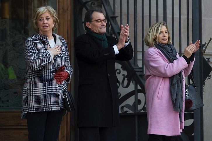 Rigau, Mas y Ortega, a las puertas del juzgado, en una imagen de archivo. (Josep LAGO/AFP)