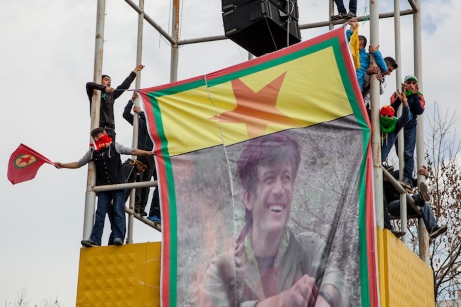 Se pudieron ver algunas banderas relativas al PKK y los caídos este año en combate, aunque muy pocas debido a los estrictos controles de seguridad. (Juan TEIXEIRA)