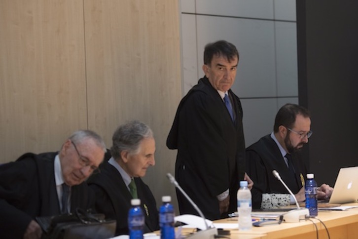 Iñigo Iruin, abogado de la acusación particular, durante la última sesión del juicio. (Juan Carlos RUIZ/ARGAZKI PRESS)