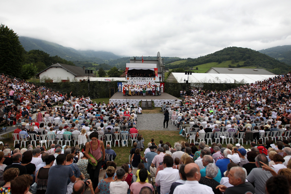 Lors de la première représentation de la pastorale, le dimanche 30 juillet, les spectateurs étaient nombreux à Alçay. ©Bob EDME
