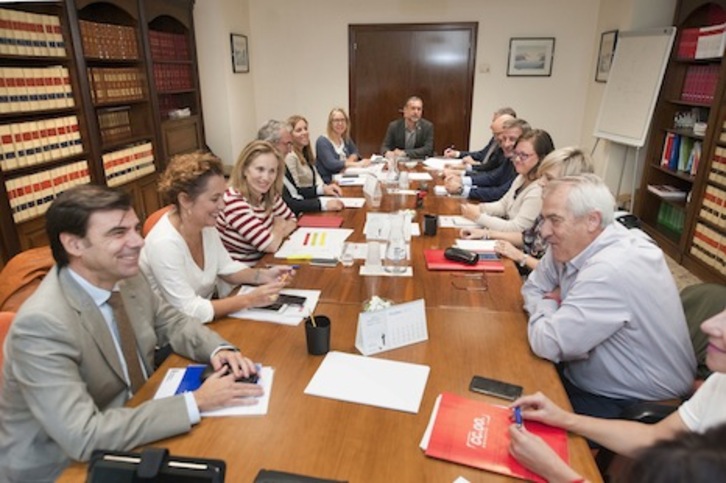 Imagen de la reunión en la que se ha alcanzado el acuerdo sobre políticas activas de empleo. (GOBIERNO DE NAFARROA)