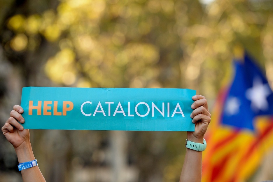 Ayuda para Catalunya. (Josep LAGO/AFP)