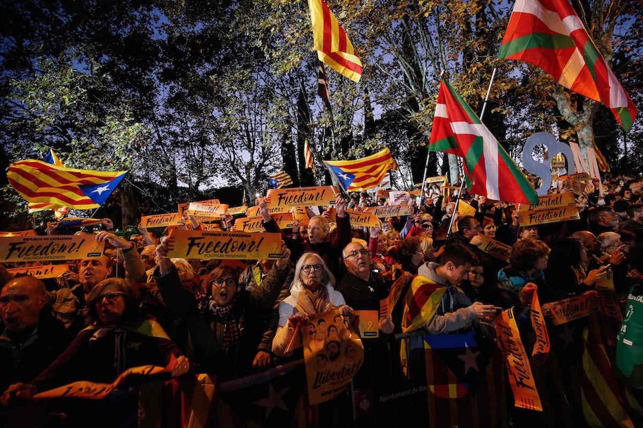 Euskal herritar ugari izan da manifestazioan. (Pau BARRENA | AFP)
