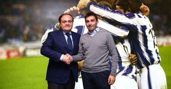 Aperribay y Garitano han sellado el contrato del técnico. (Real Sociedad)