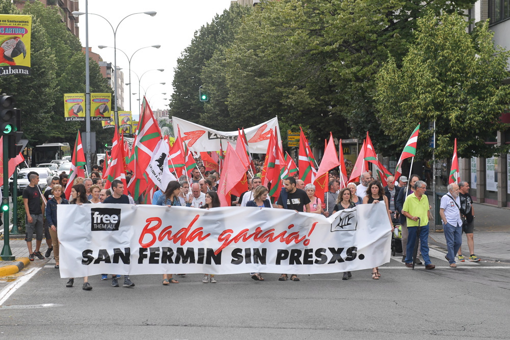 Una nutrida manifestación reclama 40 años después sanfermines sin