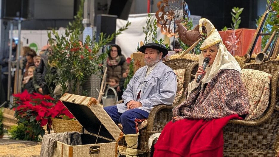 Olentzero eta Mari Domingi Azpeitin. Olentzero eta Mari Domingi Azpeitin.