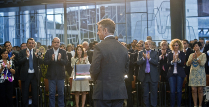 A la presentación han acudido unas 600 personas. (Luis JAUREGIALTZO/ARGAZKI PRESS)