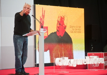 El expresidente del Gobierno español, Felipe González, durante su mitin en Barakaldo. (Jon HERNAEZ/ARGAZKI PRESS) 