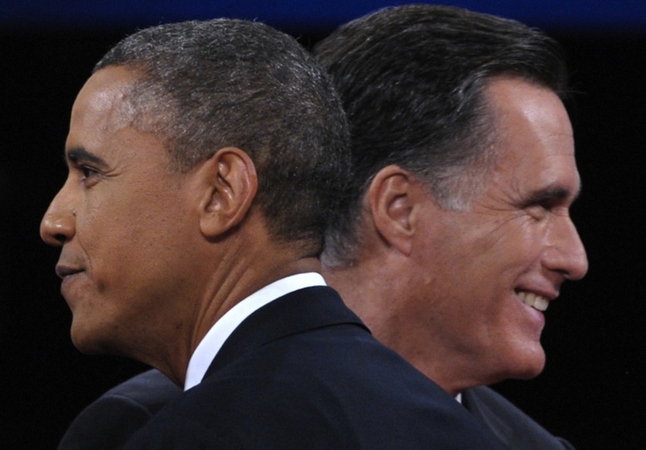 Barack Obama y Mitt Romney durante el tercer debate televisivo. (Saul LOEB/AFP PHOTO)