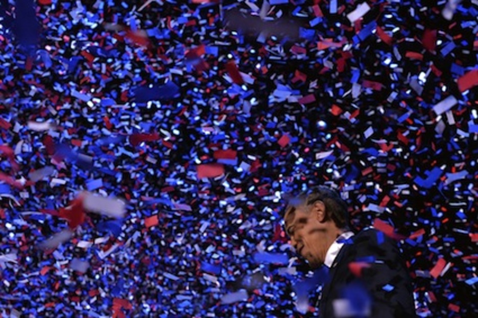 Barack Obama ha sido reelegido con al menos 303 votos electorales, una cifra más holgada de lo que apuntaban los pronósticos. (Jewel SAMAD/AFP)