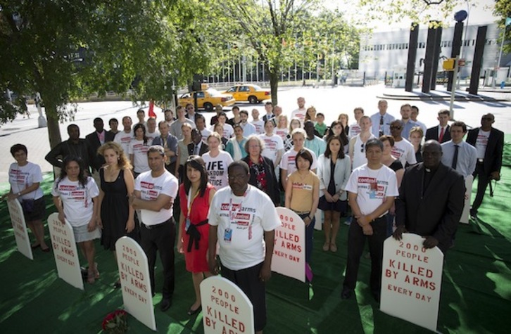 Acción de la campaña ‘Armas Bajo Control’ ante la sede de la ONU en New York (ARMAS BAJO CONTROL)