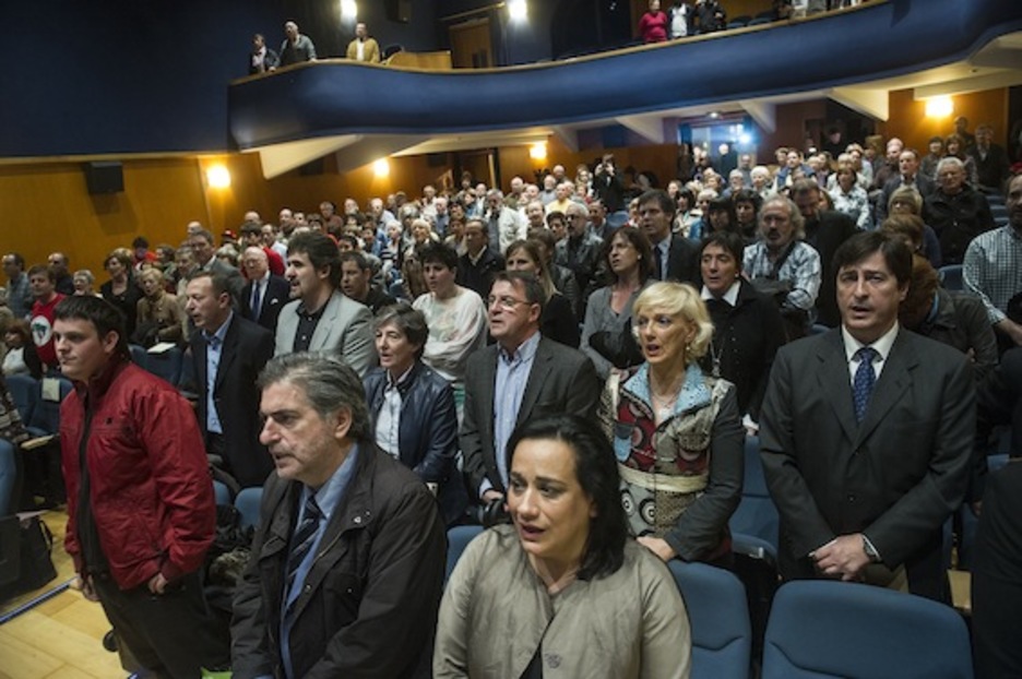 Gernikako Lizeo aretoan egin da sarien banaketa. (Luis JAUREGIALTZO/ARGAZKI PRESS)