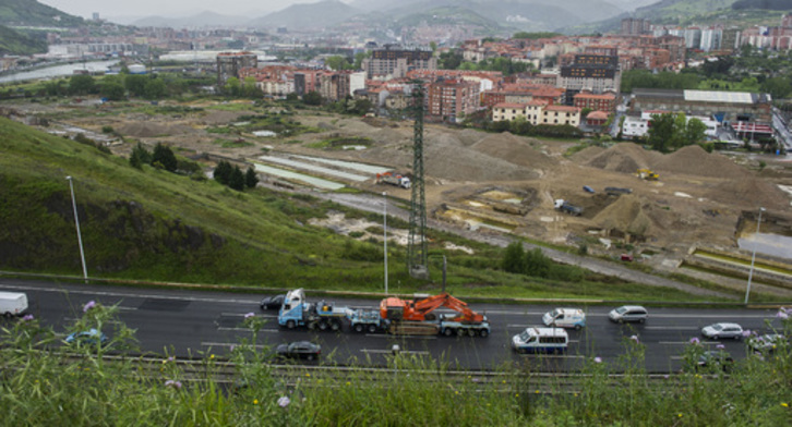 Terrenos donde se asentaba la antigua Sefanitro. (Luis JAUREGIALTZO/ARGAZKI PRESS)