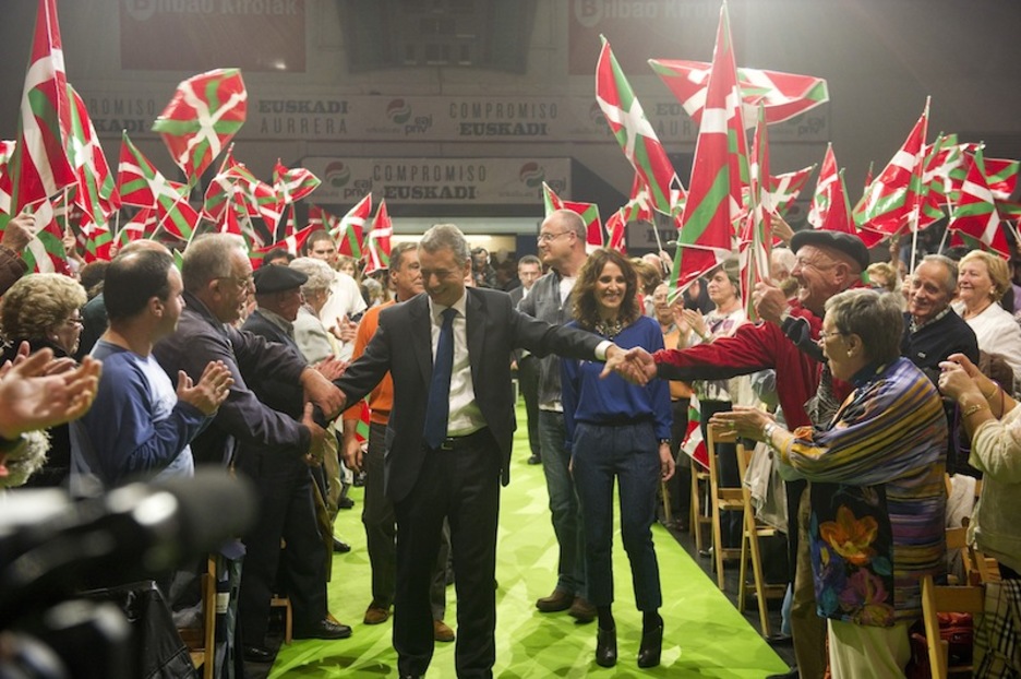 <strong>[Refrendo]</strong> 21.10.2012: El PNV gana las elecciones con un programa que recoge la probación de un texto articulado sobre un nuevo estatus y que «el resultado del proceso - el año 2015  será sometido a refrendo popular».