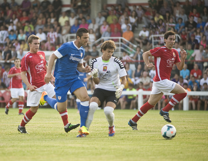 Kike Sola marcó en su estreno como rojiblanco. (Jon HERNAEZ / ARGAZKI PRESS)