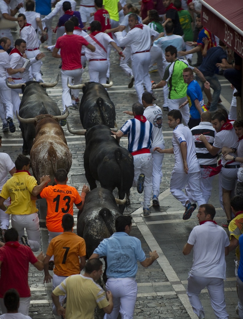 La manada ha ido compacta durante todo el recorrido. (Juan Carlos RUIZ / ARGAZKI  PRESS)