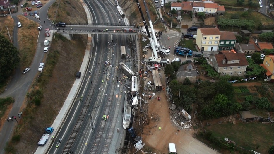 Vista aérea del lugar del accidente. (AFP/AEROMEDIA)