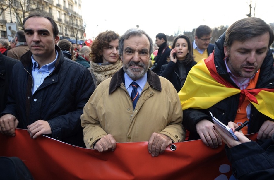 Luis Peral, senador del PP en la manifestación de París. (Pierre ANDRIEU / AFP)