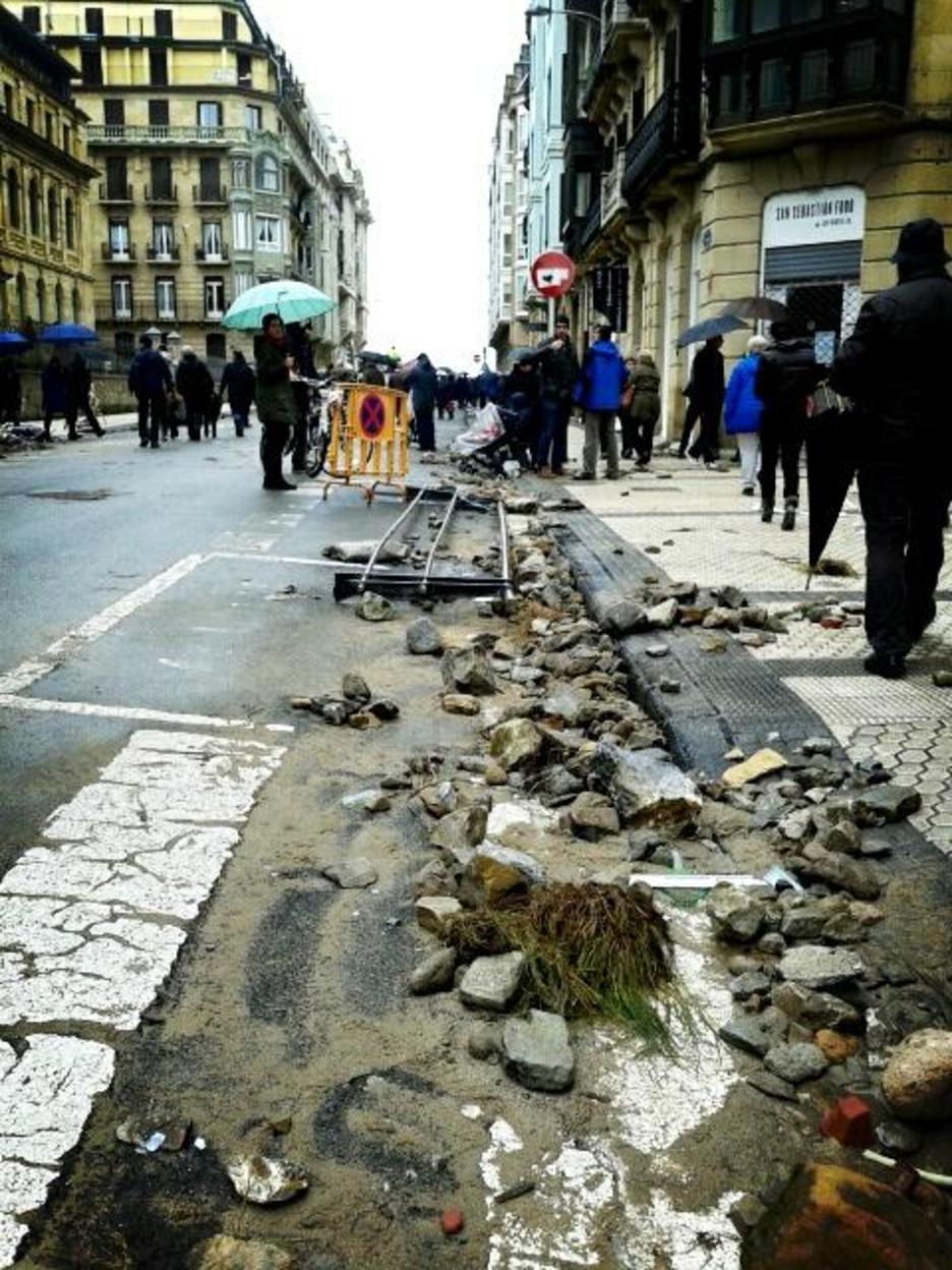 Donostiako Aldamar kalean eragindako kalteak. (via twitter @GARA_olarretxea)