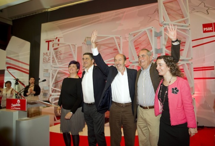 Arriola, segundo por la derecha, durante un mitin de la reciente campaña electoral. (Juan Carlos RUIZ / ARGAZKI PRESS)