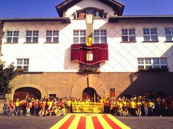 Una de las numerosas concentraciones de esta mañana, en este caso la de Olot (Barcelona). (AMI)