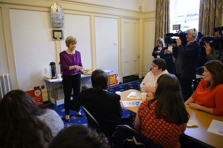 Sturgeon durante un acto de la campaña por el Sí. (Leon NEAL / AFP) 