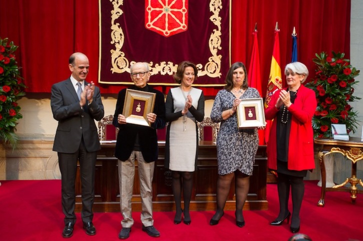 El Gobierno navarro entregó la Medalla de Oro a la familia de Félix Huarte en 2014. (Iñigo URIZ/FOKU) 