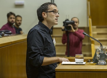 Julen Arzuaga, en una comparecencia parlamentaria anterior. (Juanan RUIZ / ARGAZKI PRESS)