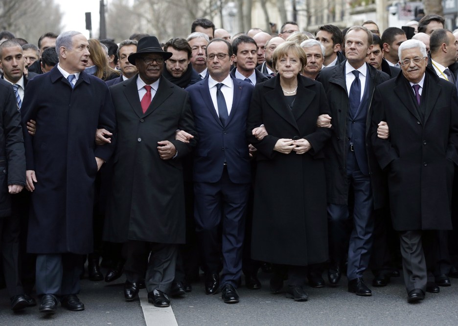 Los presidentes de Israel, Benyamin Netanyahu, Ibrahim Boubakar Keita de Mali, Angela Merkel de Alemania, Donald Tusk de la UE y el palestino Mahmud Abbas. (Phillipe WOJAZER / AFP)