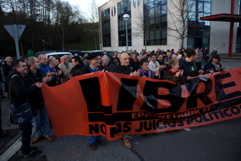 Los imputados antes de partir hacia Madrid. (Juan Carlos RUIZ / ARGAZKI PRESS)