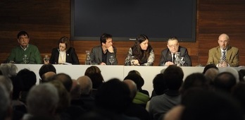 Debate en Donostia. (Jon URBE/ARGAZKI PRESS)