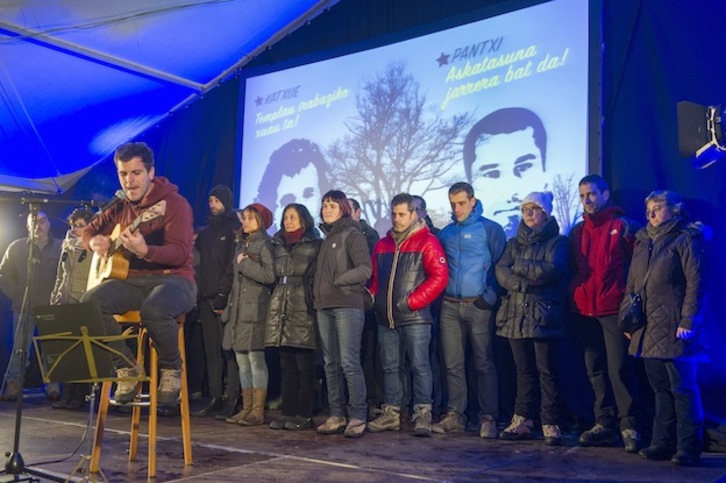 Acto en recuerdo de José Mari Aranzamendi y Arkaitz Bellon. (Marisol RAMÍREZ / ARGAZKI PRESS)