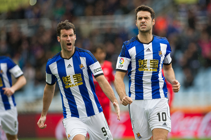 Xabi Prieto celebra uno de los goles. (Juan Carlos RUIZ / ARGAZKI PRESS)