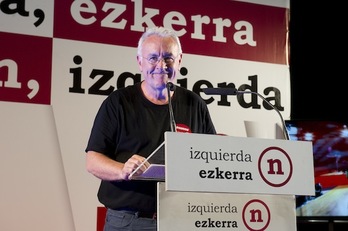 El coordinador general de IU, Cayo Lara, en el mitin de Izquierda-Ezkerra. (Iñigo URIZ/ARGAZKI PRESS)