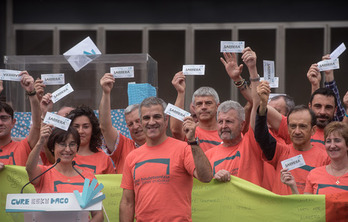 Zelai Nikolas junto a otros miembros de Gure Esku Dago, presentando los actos del 21 de junio.