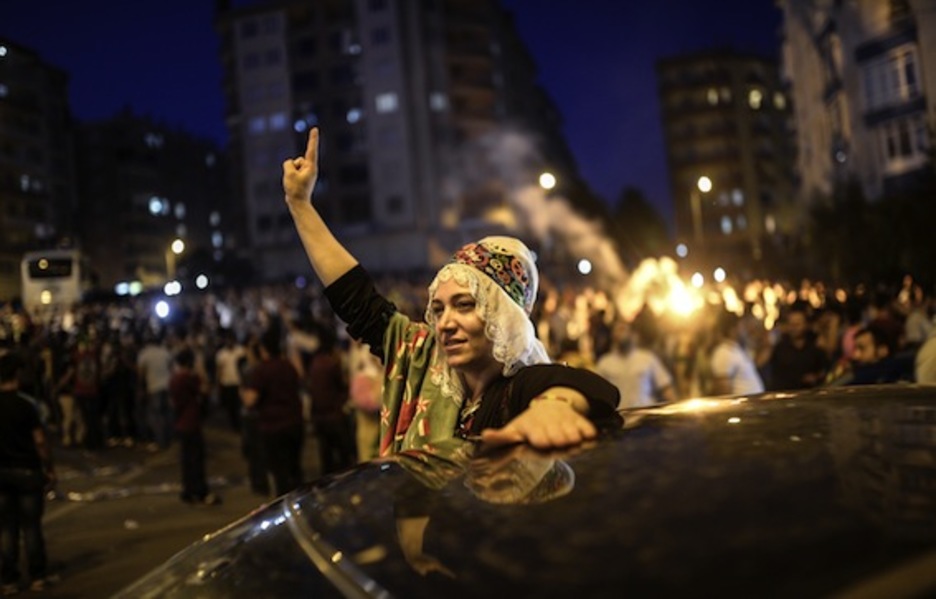 Una seguidora del HDP, en Diyarbakir. (Bulent KILIC/AFP PHOTO)