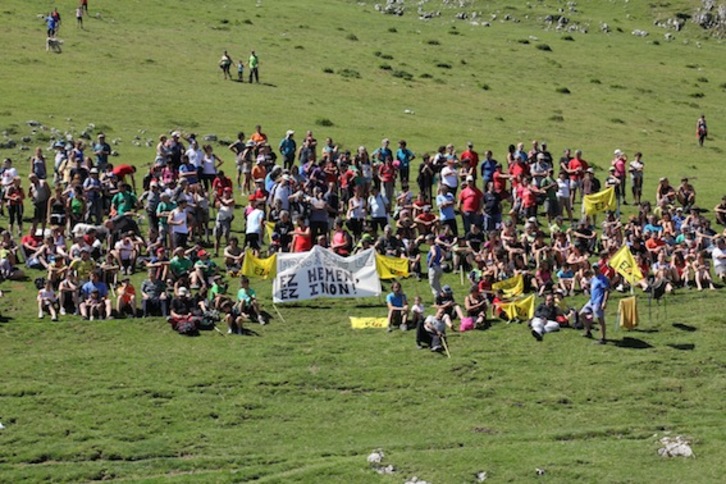 Fracking-aren aurkako aldarria, Urbian. (Gotzon ARANBURU)