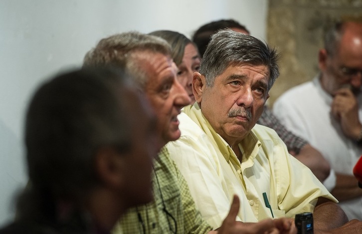 Carlos Slepoy, abogado de la querella argentina, en la comparecencia junto a Sanfermines 1978. (Jagoba MANTEROLA/ARGAZKI PRESS)