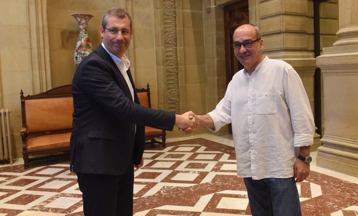 Markel Olano y Martin Garitano, momentos antes de la reunión. (ARGAZKI PRESS)