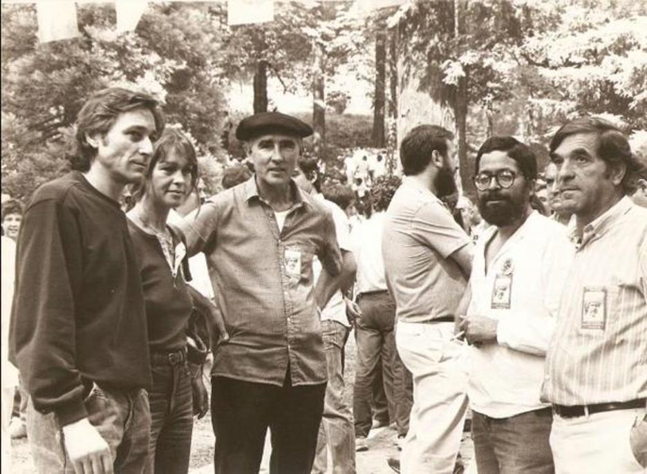 Periko Solabarria junto Antonio Gades y Pepa Flores, a la derecha Jose Luis Elkoro (Foto difundida por @bzarrabeitia) 