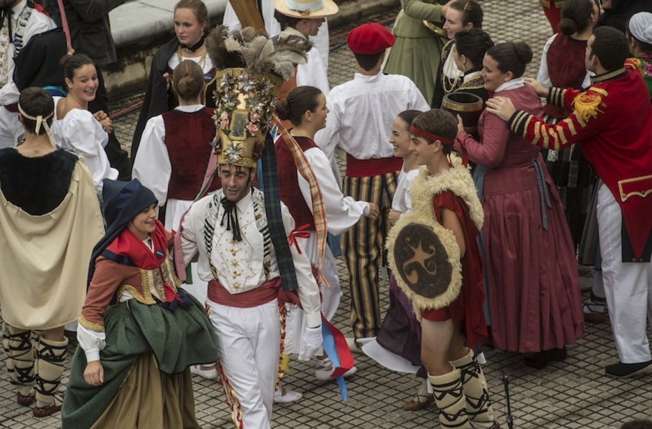 Cañonazo en Alderdi Eder. (Jagoba MANTEROLA / ARGAZKI PRESS)