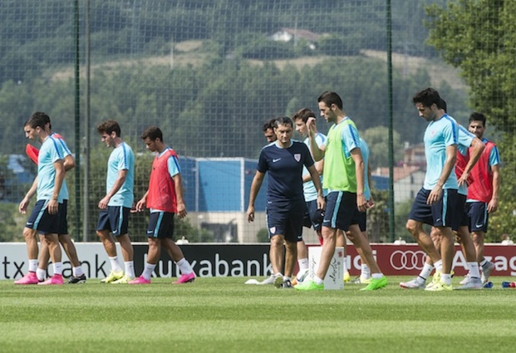 Sesión de entrenamiento del Athletic este martes en Lezama. (Kuis JAUREGIALTZO / ARGAZKI PRESS)