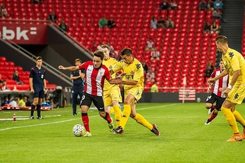 Bilbao Athletic eta Gironaren arteko partida. (Aritz LOIOLA / ARGAZKI PRESS)