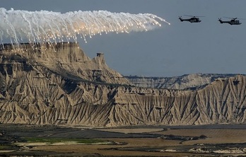 Maniobras militares en las Bardenas