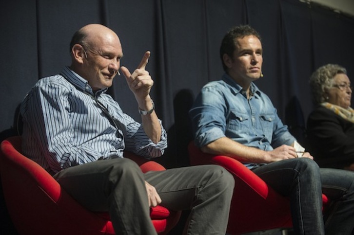 Juan José Ibarretxe, junto a Anjel Oiarbide, de Gure Esku Dago. (Jon URBE/ARGAZKI PRESS)