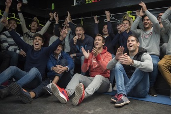 Los jugadores del Barakaldo han acogido con aplausos su emparejamiento con el Valencia. (Monika DEL VALLE/ARGAZKI PRESS)