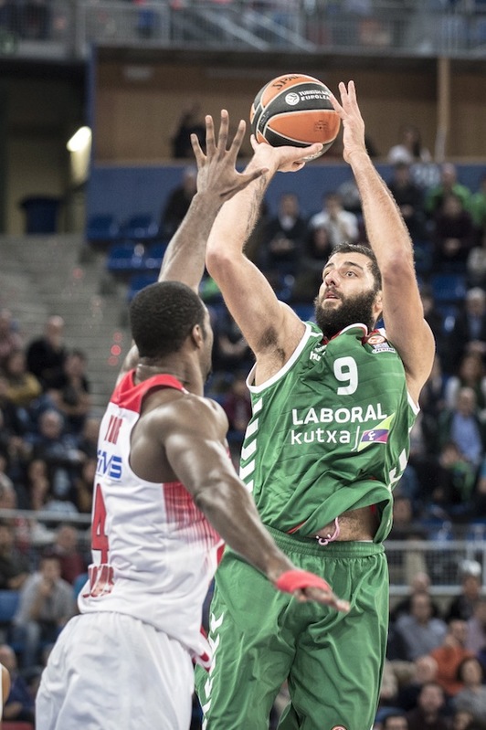 Bourousis, excelso en el Buesa Arena. (Jaizki FONTANEDA/ARGAZKI PRESS)